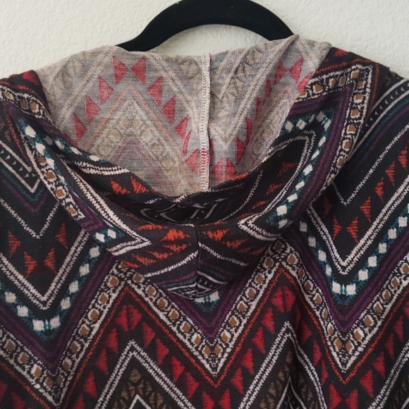 Almost Famous Tribal Print Soft Hooded Sweater - Picture 4 of 5